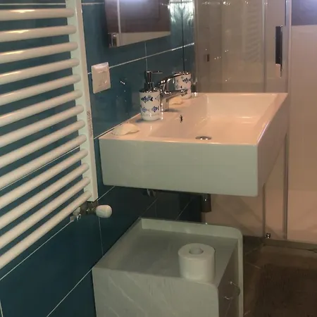 Antonio Rose Garden Ольбия